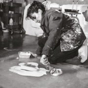 Cécile Berovici en pleine création d'une oeuvre