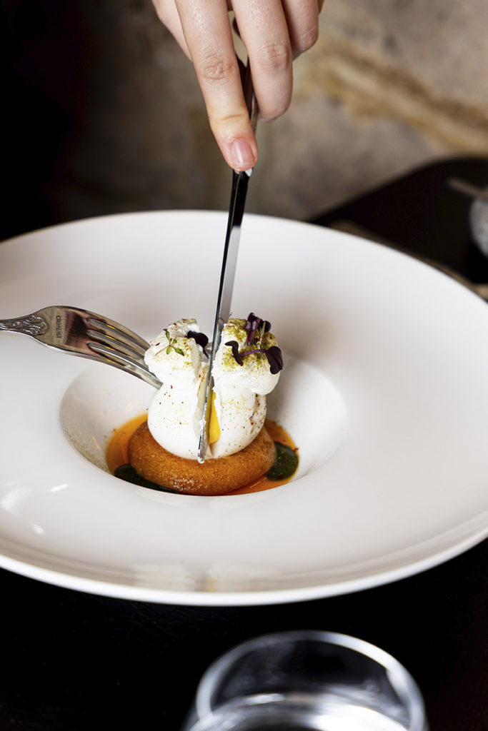 Gateau-de-poivron-rouge-oeuf-mollet-siphon-feta-sorbet-vegetal-persil-x2-Campelli